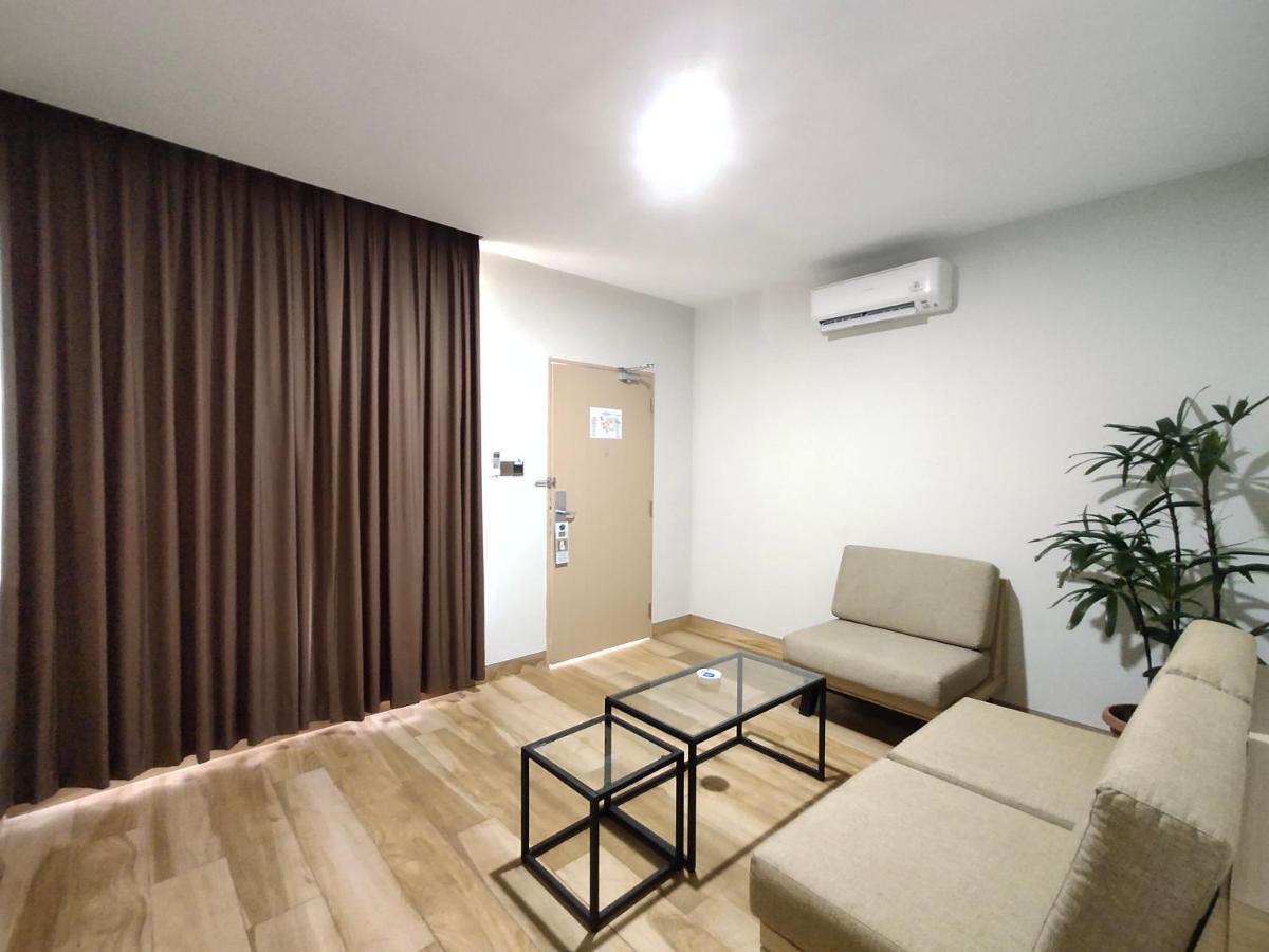 Comforta Hotel Tanjung Pinang Luaran gambar