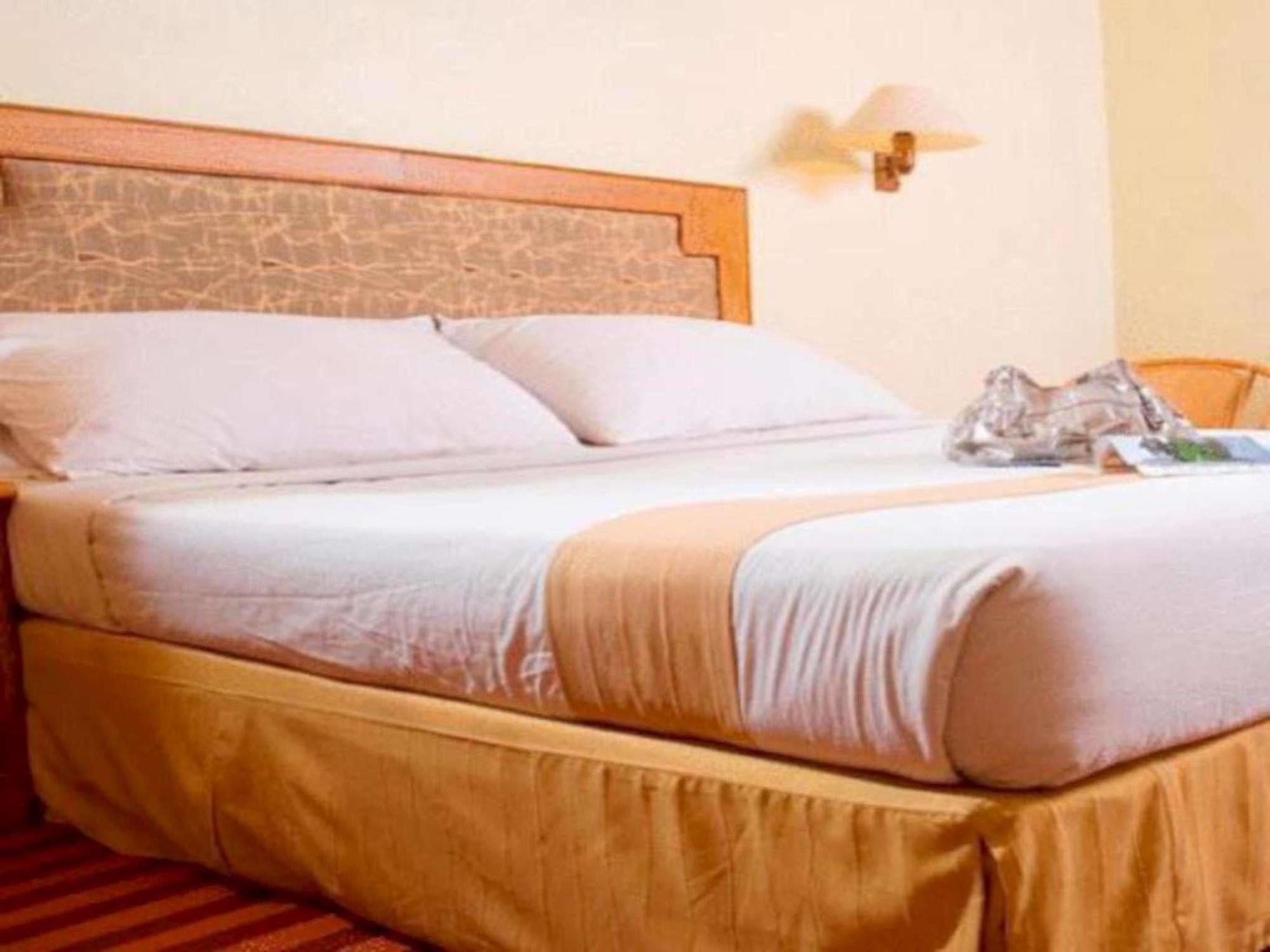 Comforta Hotel Tanjung Pinang Luaran gambar